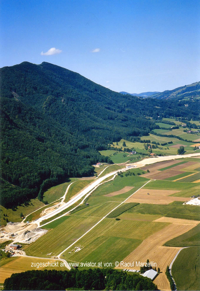 Flugplatz Micheldorf lolm: Blick von Süden