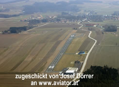 Luftbild: die neue Asphaltpiste 12 in Dobersberg LOAB; hier die Piste 12