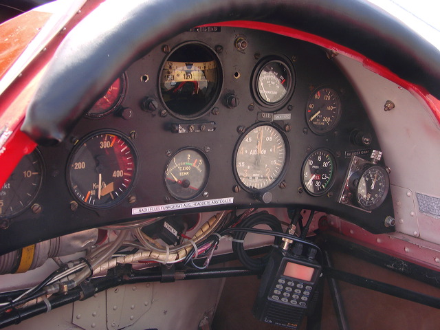 buecker_cockpit_panel.jpg