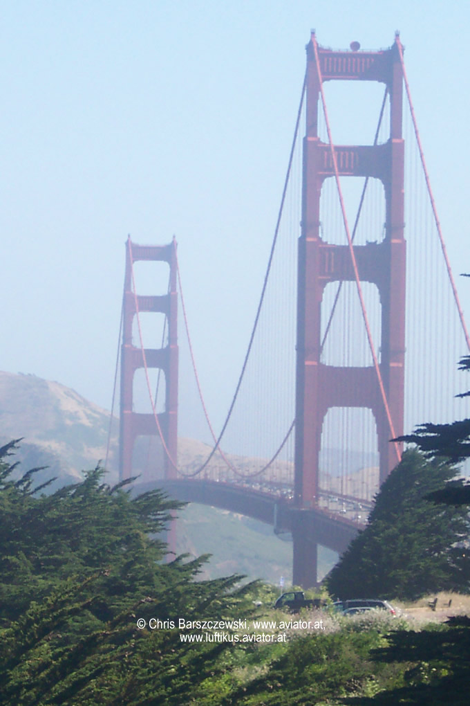 Golden_Gate_Bridge_2sm.jpg