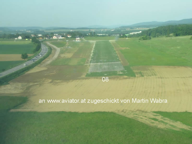 Flugplatz  Vltendorf aus der Luft: Anflug auf die Piste 08