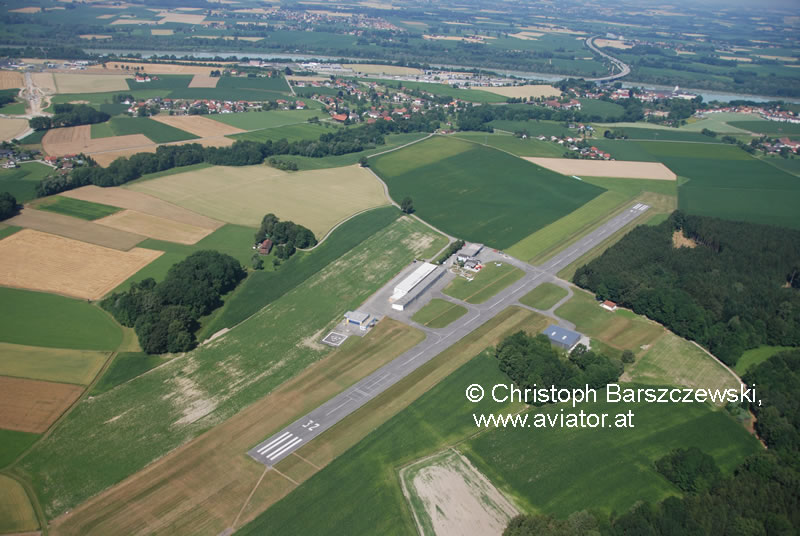 Flugplatz Schärding Suben - Luftaufnahme aus der südwestlichen Richtung