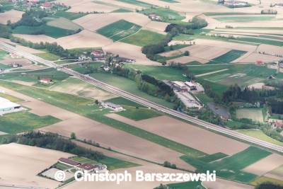 Luftaufnahme Flugplatz Seitenstetten: die Piste gesehen aus südostlicher Richtung