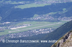 Flughafen Innsbruck: die Piste 26 gesehen von der Nordkette - aus der Richtung Nord-Osten