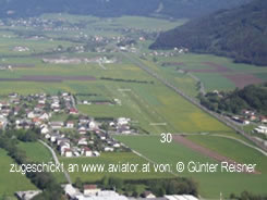 Luftaufnahme Flugplatz Timmersdorf logt:  Anflug auf die Piste 30