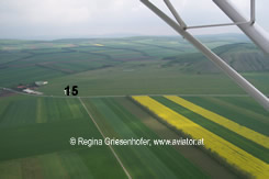 Flugplatz Spitzerberg loas - Blick auf die Piste 15 im Vorbeiflug