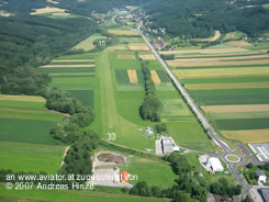 Flugplatz Pinkafeld: Luftaufnahme - Anflug auf die Piste 33