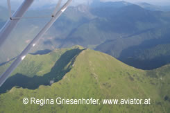 Luftaufnahmen von Aviator aus Österreich:  Grüne Flächen an den Hängen der Niederen Tauern,Steiermark