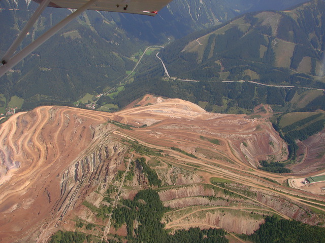 Eisenerz, Erzberg, Steiermark, Luftaufnahmen, Sommer, Österreich, Steirermark, Berge, Flugplätze, Luftbilder, Rundflug