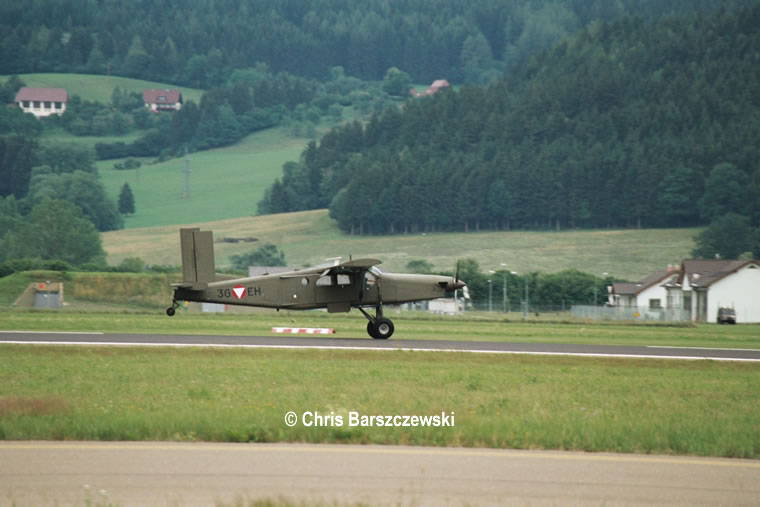 Main wheel Landung - zweipunkt landung mit einem Spornradflugzeug