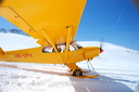 Schweiz, Luftaufnahmen, Gletscherflug, Gletscherlandung, Alpenflug, Gebirgsfliegerei, Gebirgsflug, Mountain flying, Piper Cub, Hans Fuchs, Flugchronik, Ski-Flugzeug, Ski plane, Kanderfirn, Start