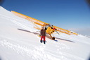 Schweiz, Luftaufnahmen, Gletscherflug, Gletscherlandung, Alpenflug, Gebirgsfliegerei, Gebirgsflug, Mountain flying, Piper Cub, Hans Fuchs, Flugchronik, Ski-Flugzeug, Ski plane, Wildhorn, Wildhorngletscher