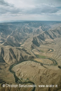 aerial pics: Grande Ronde River ist ein Zufluß von Snake River und Endet im Hells Canyon - dem  tiefsten Canyon in den USA